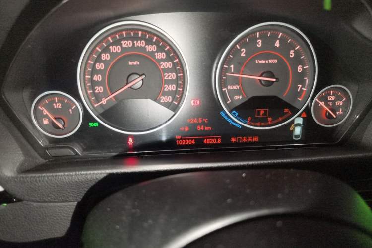 Used BMW 3 Series GT 2018 320i M Sport Edition Odometer Close Up