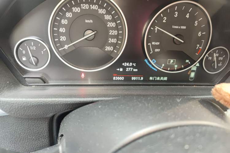 Used BMW 3 Series GT 2018 320i Sport Edition Odometer Close Up