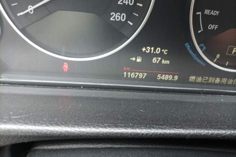 Used BMW 3 Series GT 2018 320i Sport Edition Odometer Close Up