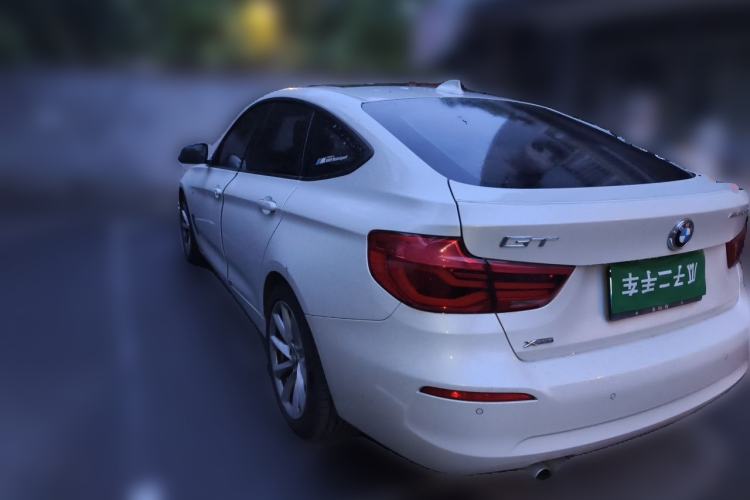 Used BMW 3 Series GT 2018 320i Sport Edition Rear Left 45 Deg