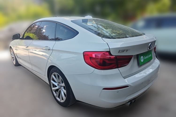 Used BMW 3 Series GT 2018 320i Sport Edition Rear Left 45 Deg