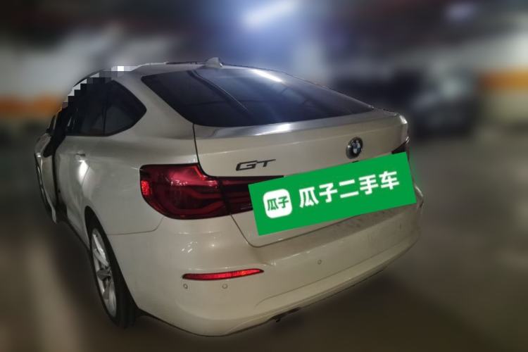 Used BMW 3 Series GT 2018 320i Sport Edition Rear Left 45 Deg