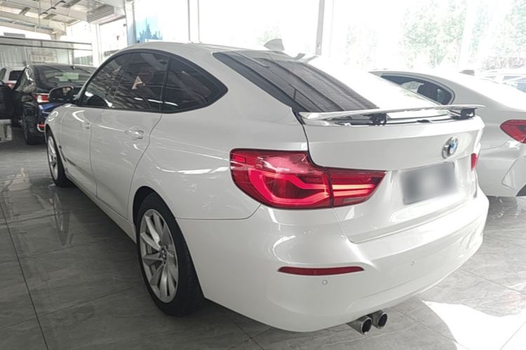 Used BMW 3 Series GT 2018 320i Sport Edition Rear Left 45 Deg