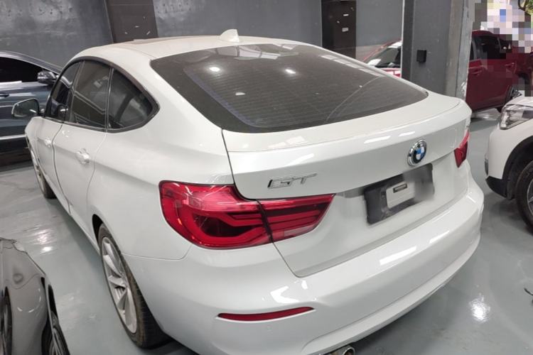 Used BMW 3 Series GT 2018 320i Sport Edition Rear Left 45 Deg