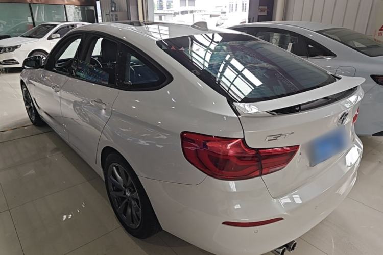 Used BMW 3 Series GT 2018 320i Sport Edition Rear Left 45 Deg