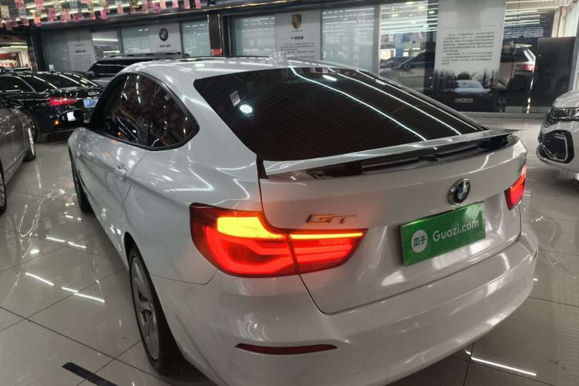 Used BMW 3 Series GT 2018 320i Sport Edition Rear Left 45 Deg