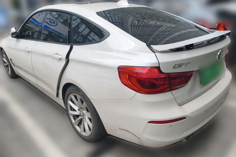 Used BMW 3 Series GT 2018 320i Sport Edition Rear Left 45 Deg