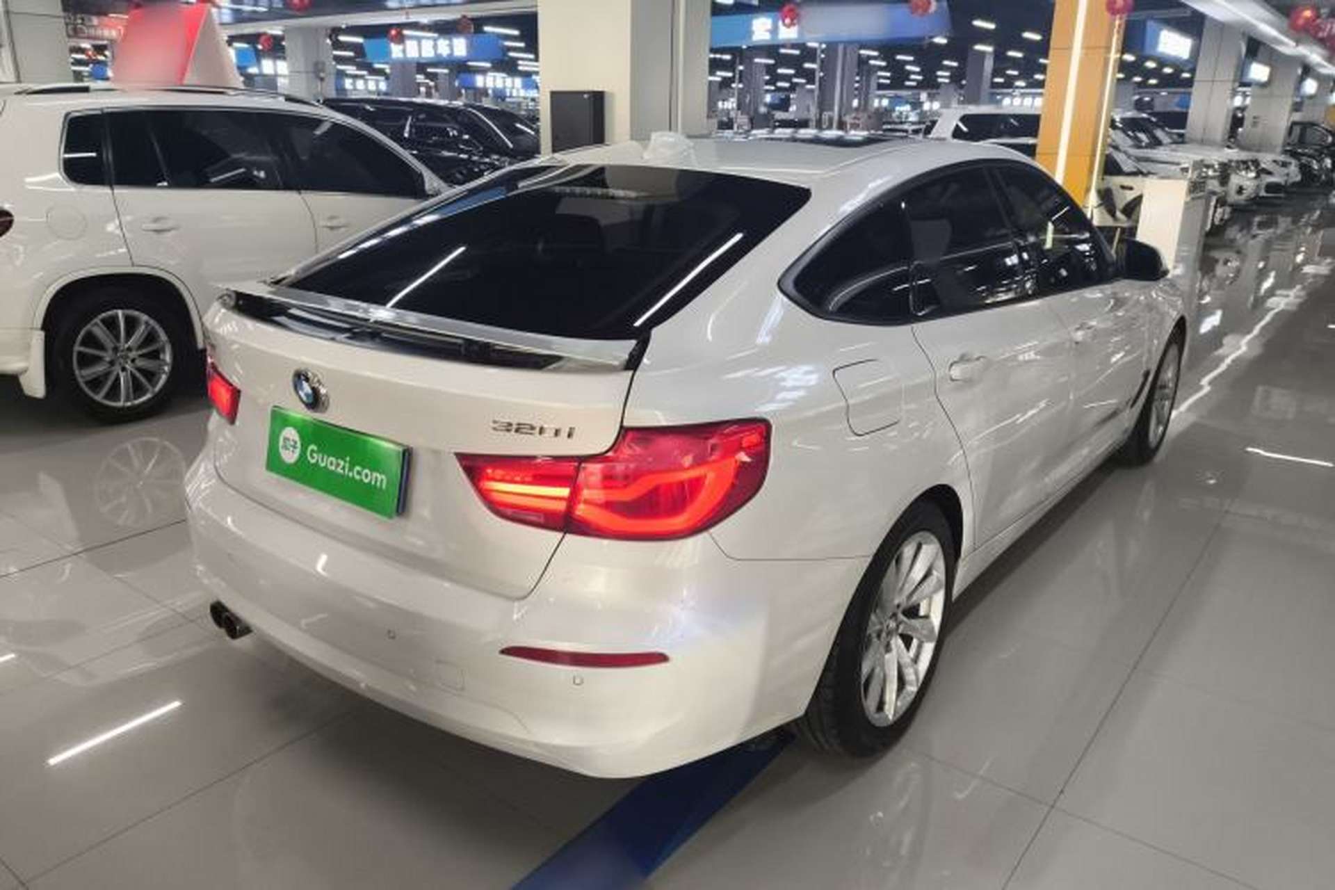 Used BMW 3 Series GT 2018 320i Sport Edition Rear Right 45 Deg