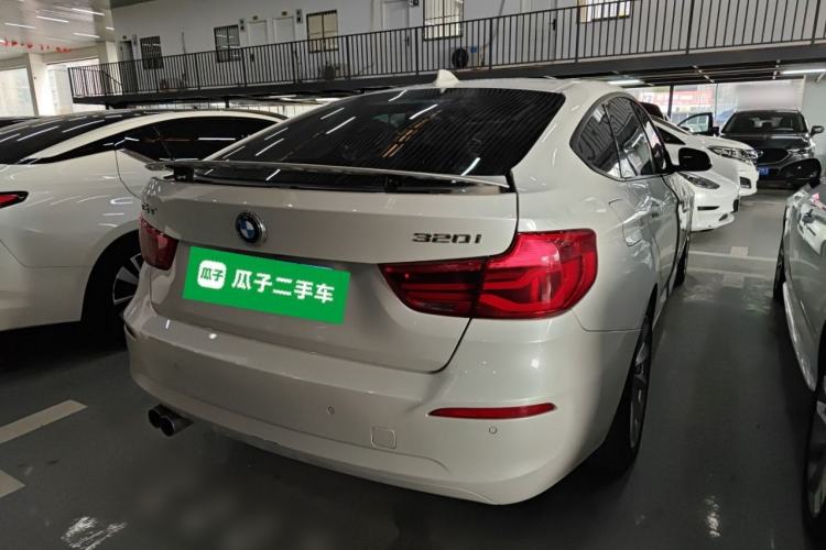 Used BMW 3 Series GT 2018 320i Sport Edition Rear Right 45 Deg