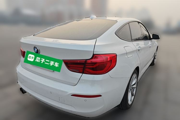 Used BMW 3 Series GT 2018 320i Sport Edition Rear Right 45 Deg