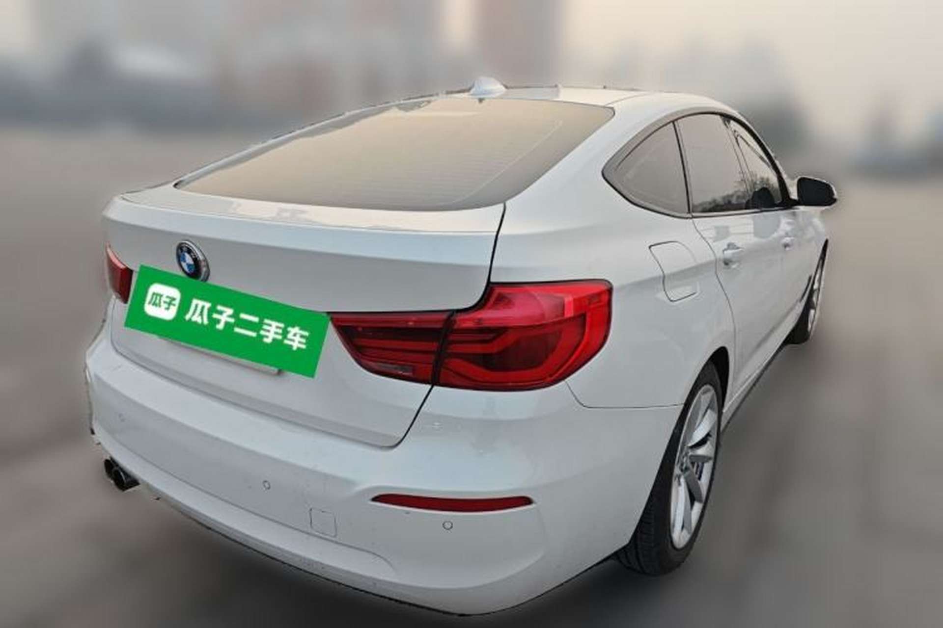 Used BMW 3 Series GT 2018 320i Sport Edition Rear Right 45 Deg