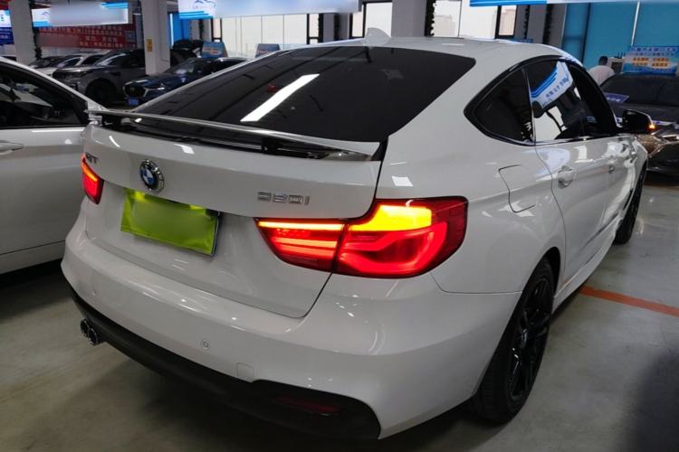 Used BMW 3 Series GT 2018 320i M Sport Edition Rear Right 45 Deg
