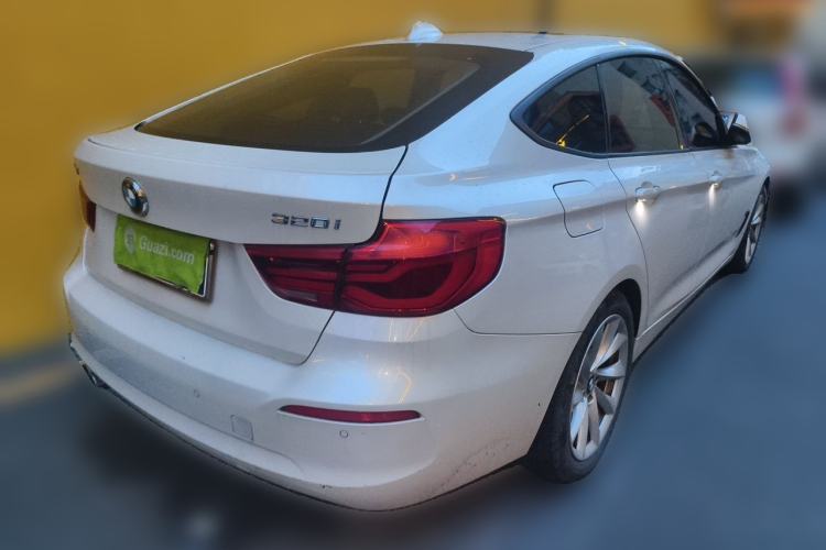 Used BMW 3 Series GT 2018 320i Sport Edition Rear Right 45 Deg