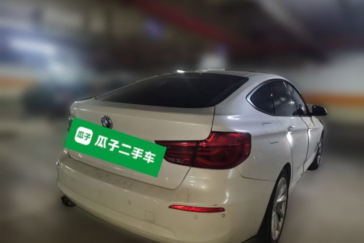 Used BMW 3 Series GT 2018 320i Sport Edition Rear Right 45 Deg