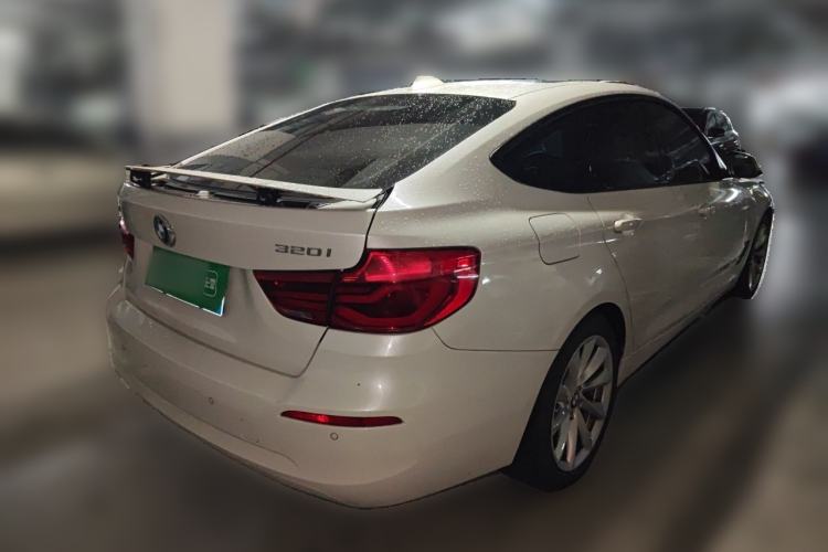 Used BMW 3 Series GT 2018 320i Sport Edition Rear Right 45 Deg