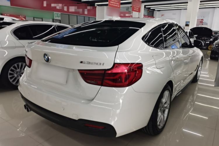 Used BMW 3 Series GT 2018 320i Sport Edition Rear Right 45 Deg