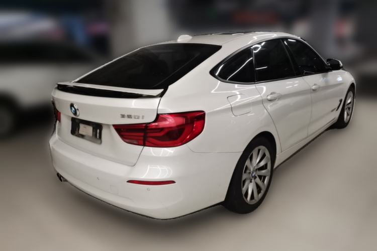 Used BMW 3 Series GT 2018 320i Sport Edition Rear Right 45 Deg