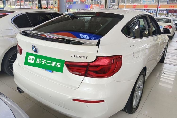 Used BMW 3 Series GT 2018 320i Sport Edition Rear Right 45 Deg
