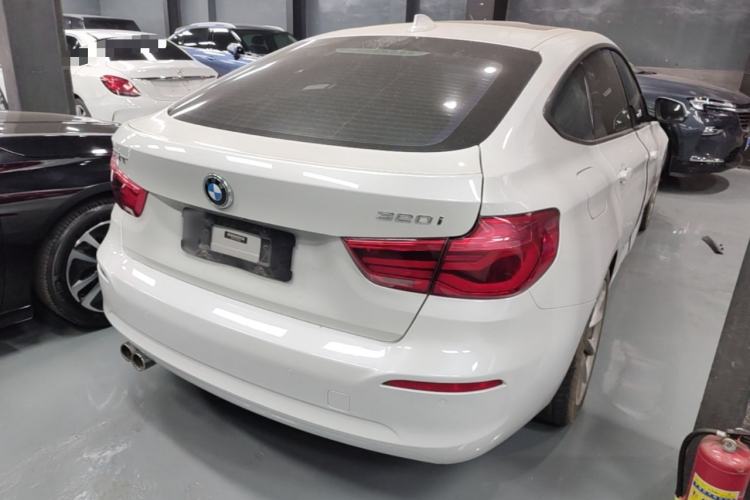 Used BMW 3 Series GT 2018 320i Sport Edition Rear Right 45 Deg