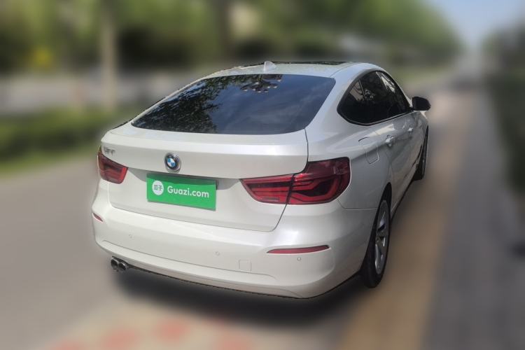 Used BMW 3 Series GT 2018 320i Sport Edition Rear Right 45 Deg