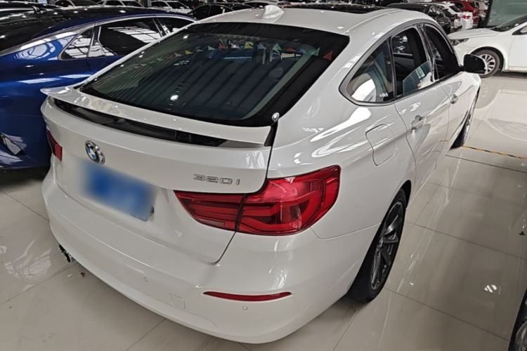 Used BMW 3 Series GT 2018 320i Sport Edition Rear Right 45 Deg