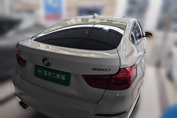 Used BMW 3 Series GT 2018 320i Sport Edition Rear Right 45 Deg