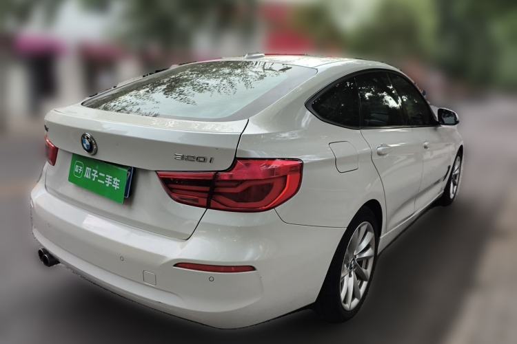 Used BMW 3 Series GT 2018 320i Sport Edition Rear Right 45 Deg