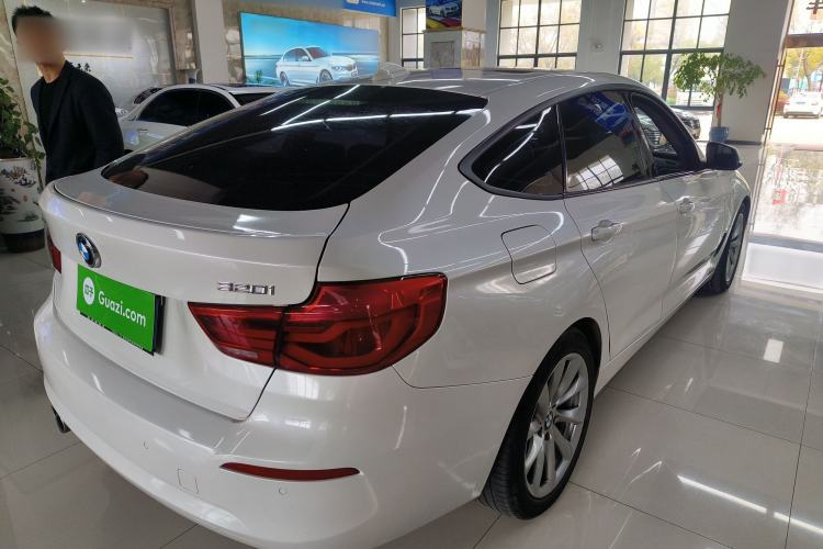 Used BMW 3 Series GT 2018 320i Sport Edition Rear Right 45 Deg