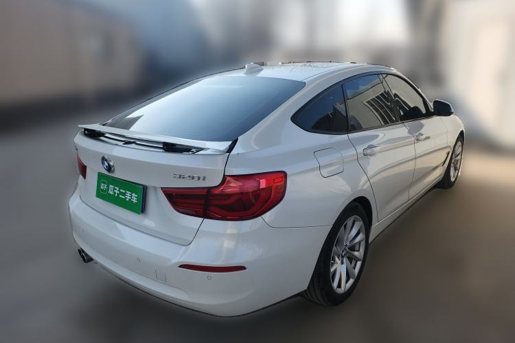 Used BMW 3 Series GT 2018 320i Sport Edition Rear Right 45 Deg