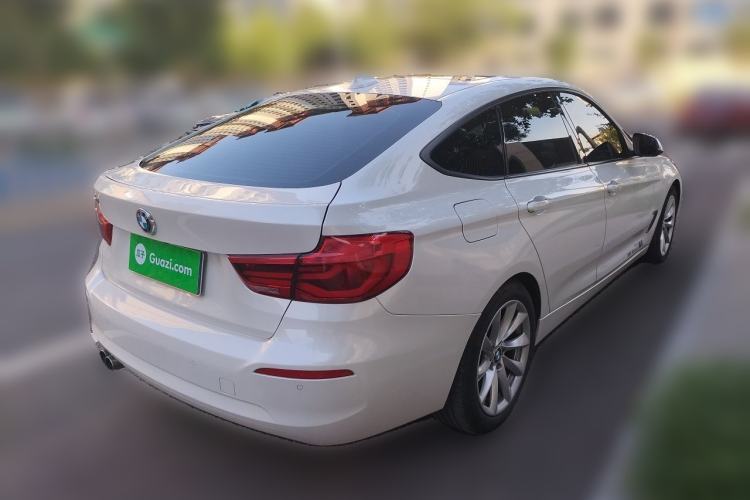 Used BMW 3 Series GT 2018 320i Sport Edition Rear Right 45 Deg