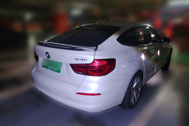 Used BMW 3 Series GT 2018 320i Sport Edition Rear Right 45 Deg
