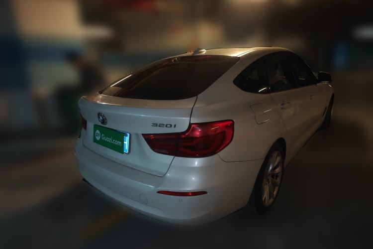 Used BMW 3 Series GT 2018 320i Sport Edition Rear Right 45 Deg