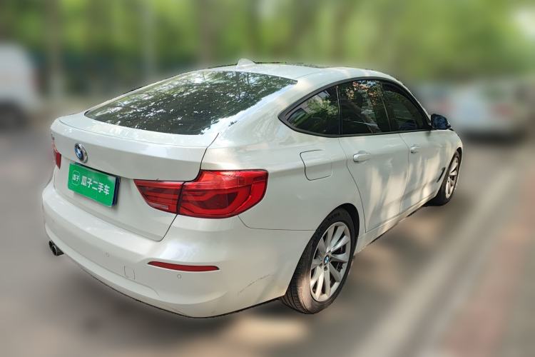 Used BMW 3 Series GT 2018 320i Sport Edition Rear Right 45 Deg