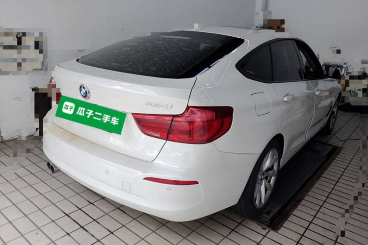 Used BMW 3 Series GT 2018 320i Sport Edition Rear Right 45 Deg
