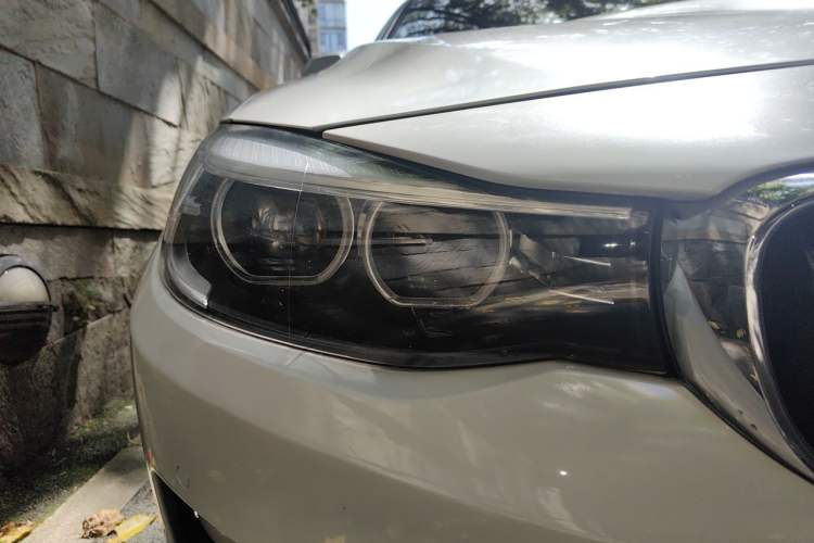 Used BMW 3 Series GT 2018 320i Sport Edition Right Front Headlight