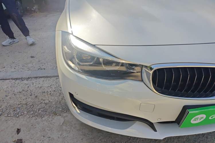 Used BMW 3 Series GT 2018 320i Sport Edition Right Front Headlight