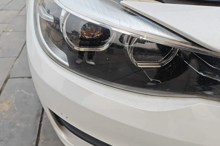 Used BMW 3 Series GT 2018 320i Sport Edition Right Front Headlight