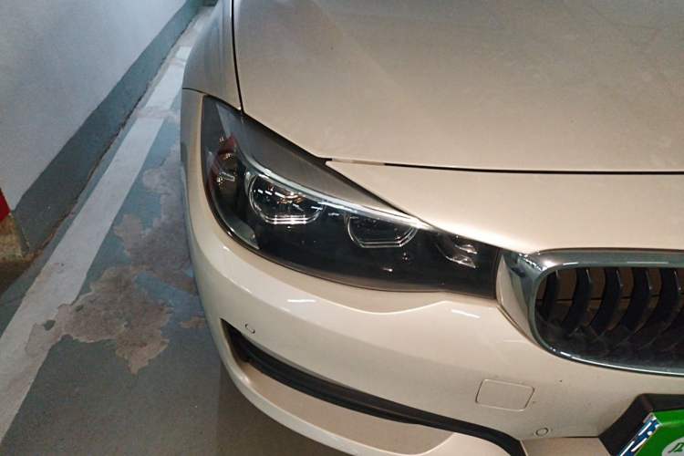 Used BMW 3 Series GT 2018 320i Sport Edition Right Front Headlight