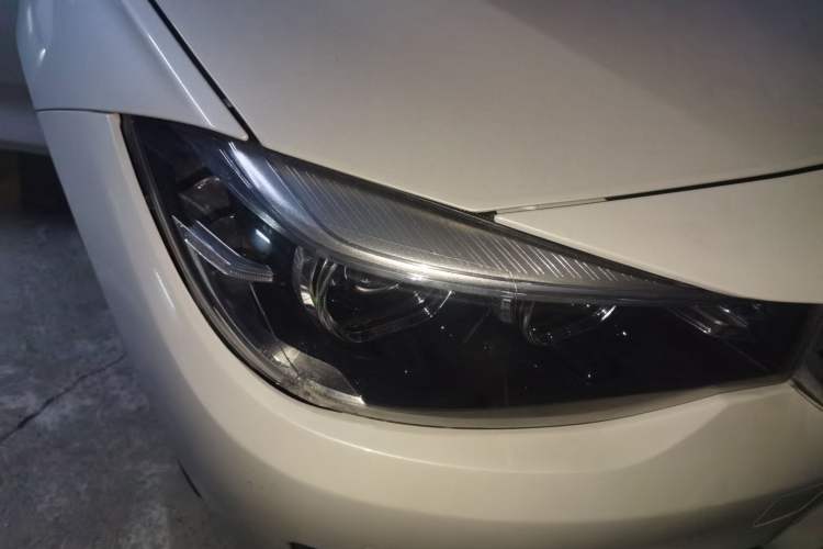 Used BMW 3 Series GT 2018 320i Sport Edition Right Front Headlight