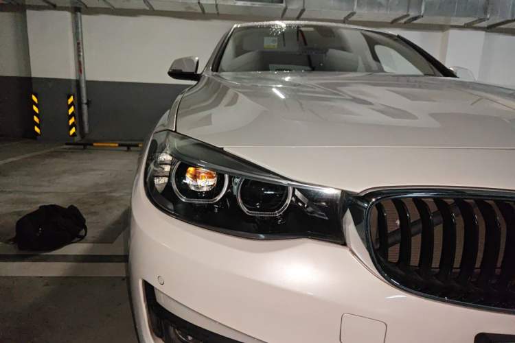 Used BMW 3 Series GT 2018 320i Sport Edition Right Front Headlight