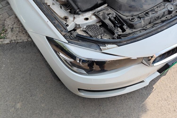 Used BMW 3 Series GT 2018 320i Sport Edition Right Front Headlight