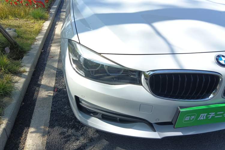 Used BMW 3 Series GT 2018 320i Sport Edition Right Front Headlight