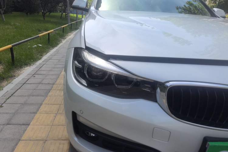 Used BMW 3 Series GT 2018 320i Sport Edition Right Front Headlight
