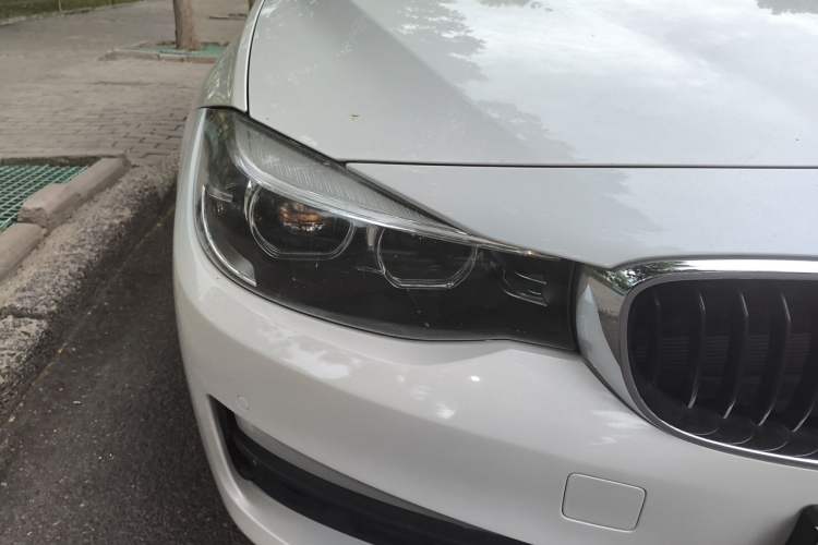 Used BMW 3 Series GT 2018 320i Sport Edition Right Front Headlight