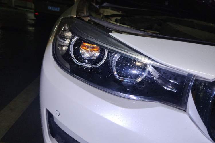 Used BMW 3 Series GT 2018 320i Sport Edition Right Front Headlight