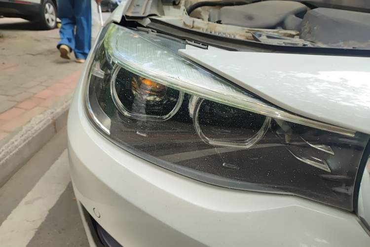 Used BMW 3 Series GT 2018 320i Sport Edition Right Front Headlight