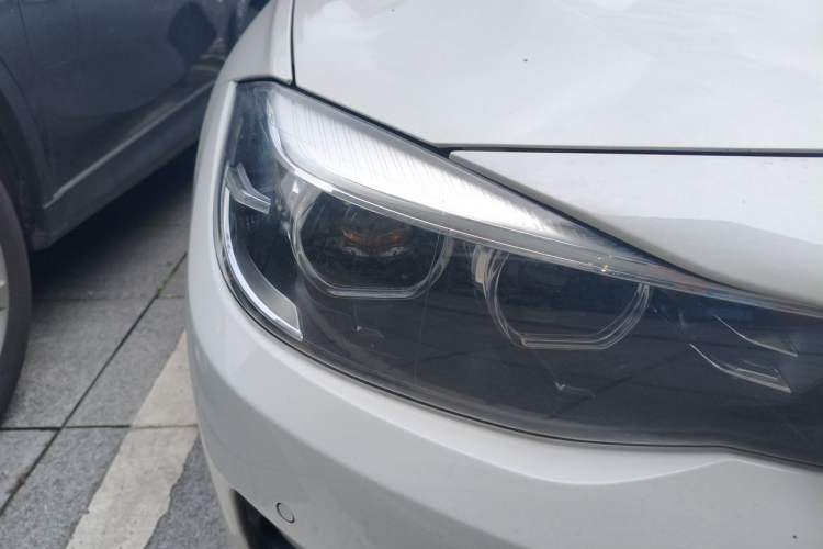 Used BMW 3 Series GT 2018 320i Sport Edition Right Front Headlight