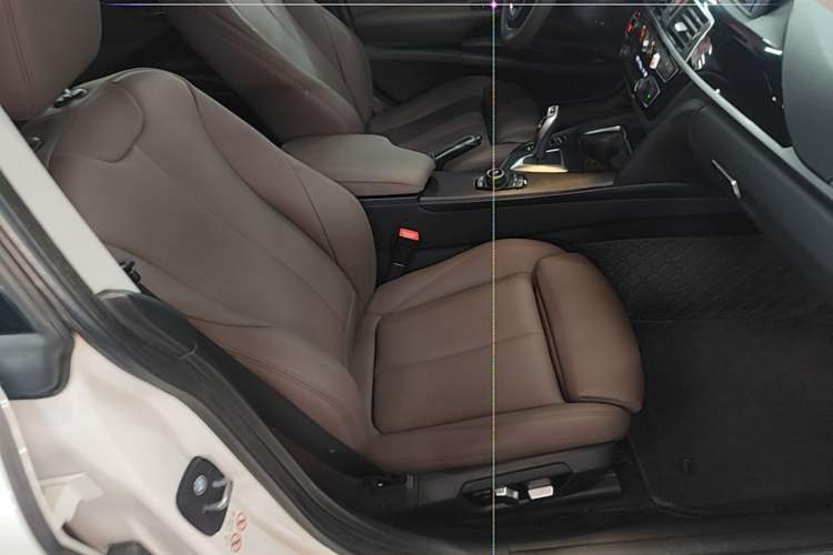 Used BMW 3 Series GT 2018 320i Sport Edition Right Front Seat