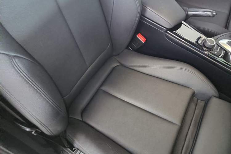 Used BMW 3 Series GT 2018 320i Sport Edition Right Front Seat