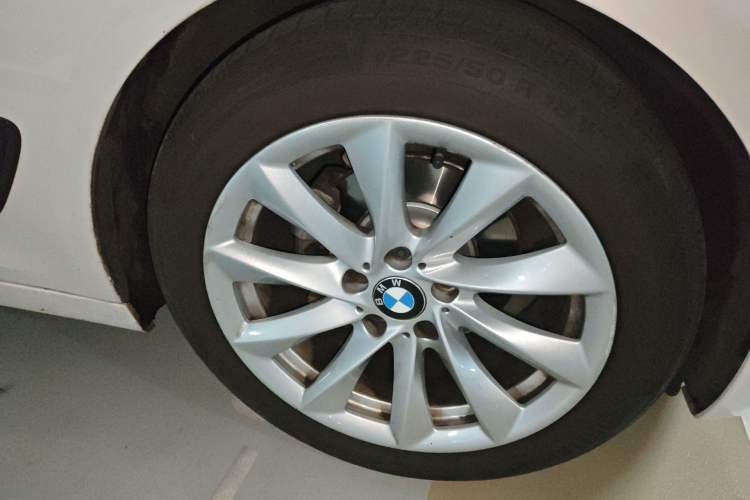 Used BMW 3 Series GT 2018 320i Sport Edition Right Front Wheel Hub